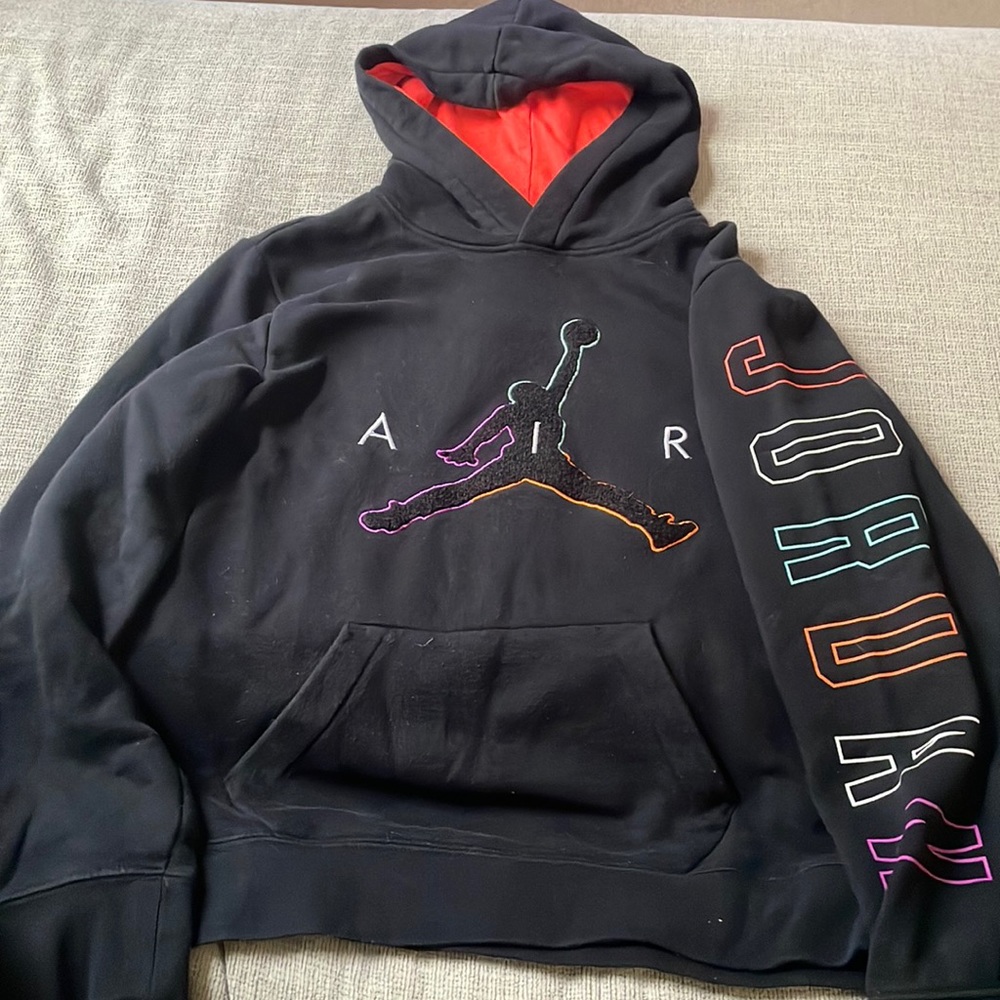 Boys Large Jordan Hoodie in excellent worn condition